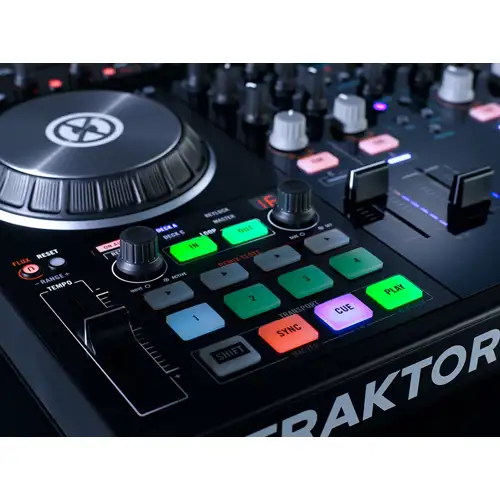 native-instruments-traktor-kontrol-s4-mk2_medium_image_10