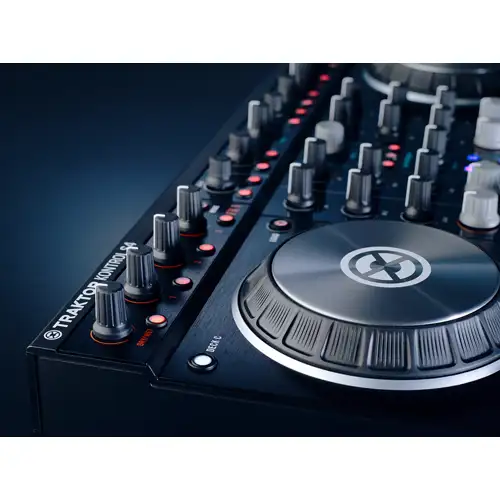 native-instruments-traktor-kontrol-s4-mk2_medium_image_12