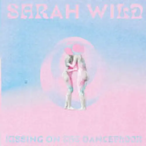 sarah-wild-kissing-on-the-dancefloor