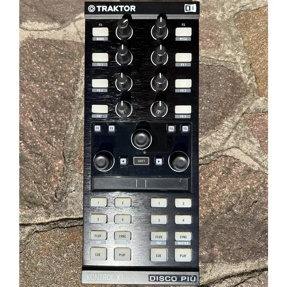 NATIVE INSTRUMENTS TRAKTOR KONTROL X1 MK2 (usato) Pad controllers